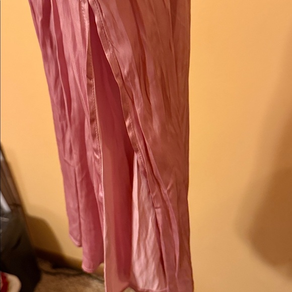 Elegant Silky Pink Sleeveless Dress - Picture 5 of 5